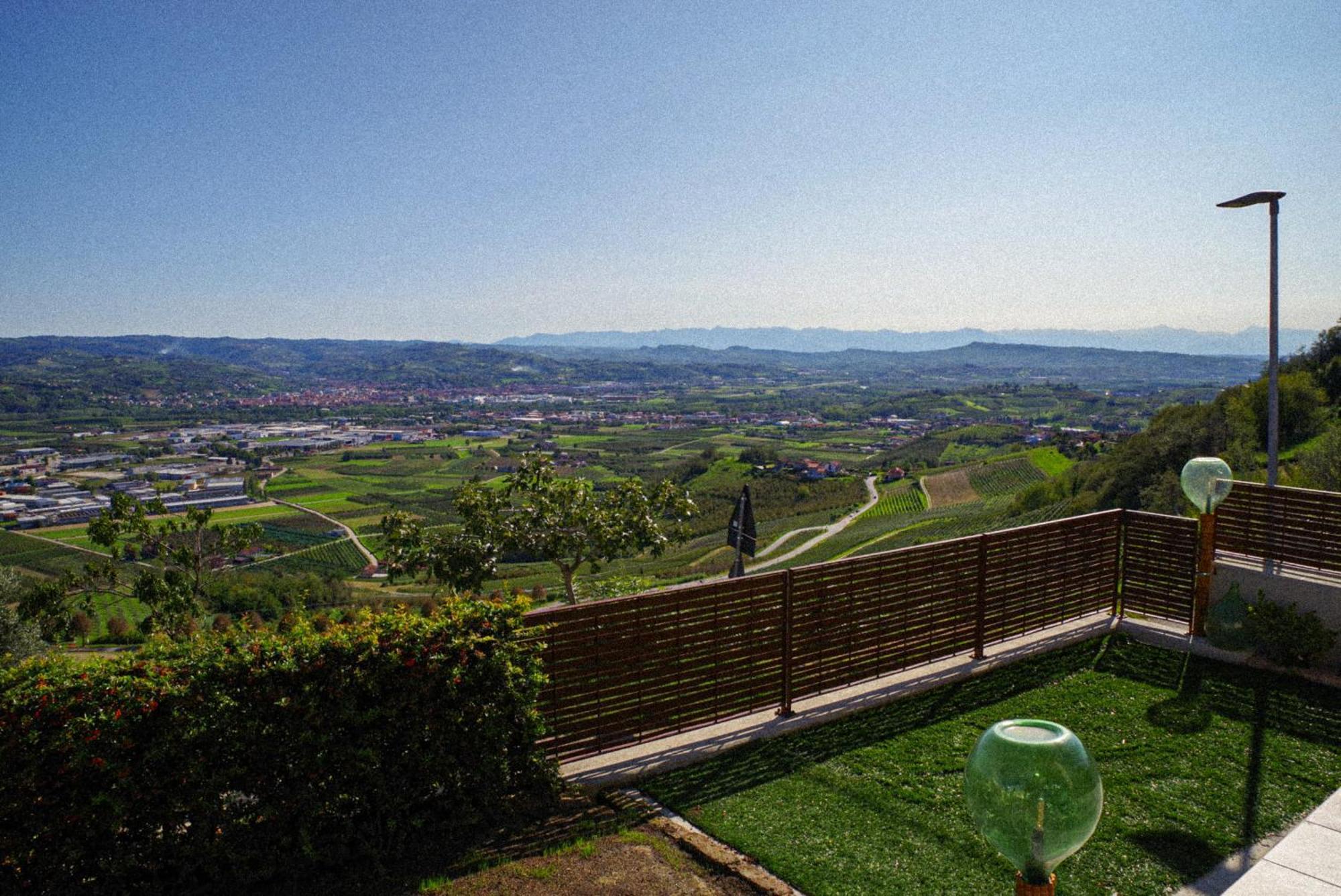 Vista Langhe - Cerratohouses Guarene Exterior foto